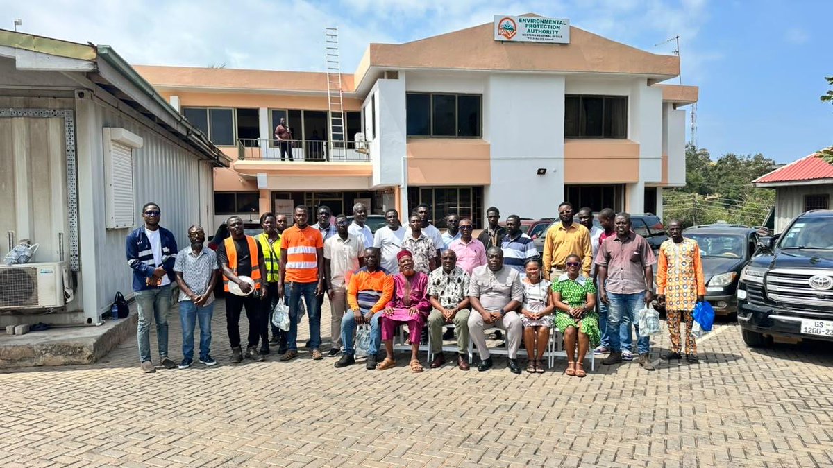 EPA_Ghana's tweet photo. The EPA Western Regional Office in Sekondi organized a capacity-building workshop for industry players in the waste management sector

#EPA #WasteManagement  #EWaste #ScrapMetal #UsedOil #PlasticWaste #CircularEconomy #Sustainability #EnvironmentalAwareness https://t.co/3HVDbVFqO1