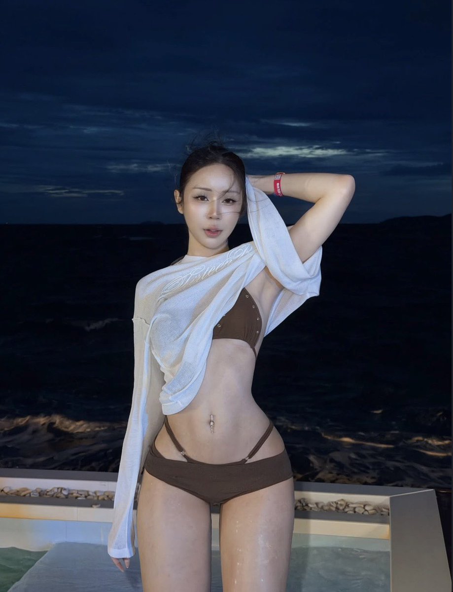 CourtneyRodo7b's tweet photo. #ladyboy_riyadh #ladyboy_saudi 
#ladyboy_both_in_Riyadh https://t.co/sXMhJcfQ3A