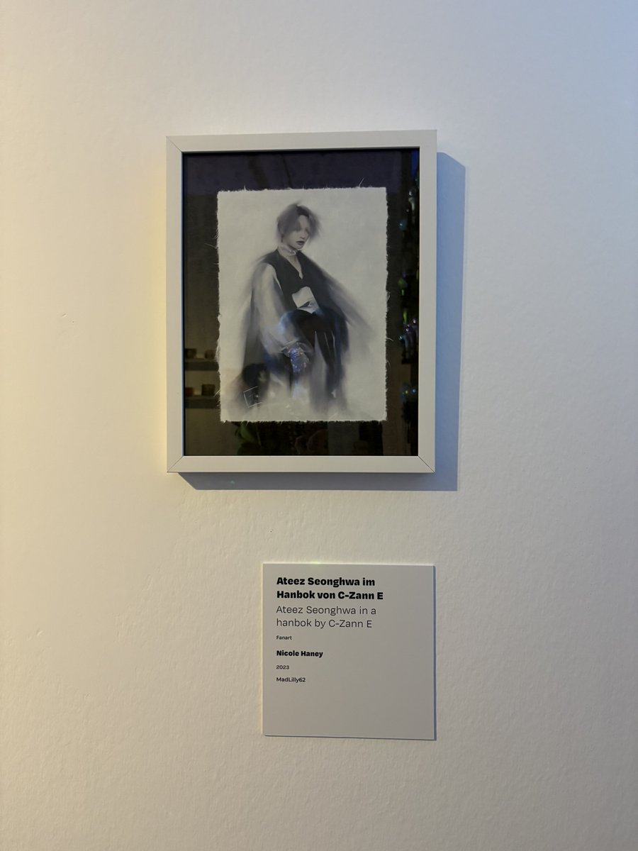 MadLilly62's tweet photo. #SEONGHWA of #ATEEZ and @EditorialPSH Present!!!

As part of the great #ASIAPOP exhibition at the Museum NRW FORUM Dusseldorf  
Sep 17, 2026 – May 23, 2027

Also watch out for Ddeongbyeoli and Lightiny ... can you spot them? 

#성화 @ATEEZofficial @NRW_FORUM https://t.co/ssXuuXJEHk