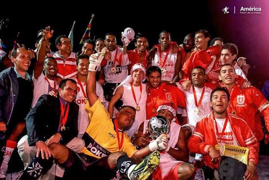 ADC_shitposting's tweet photo. @AmericadeCali le ganó la Copa que tanto presume el equipo rosado.

Queda demostrado, el único rojo en Colombia es América. https://t.co/A3OYK65U9A