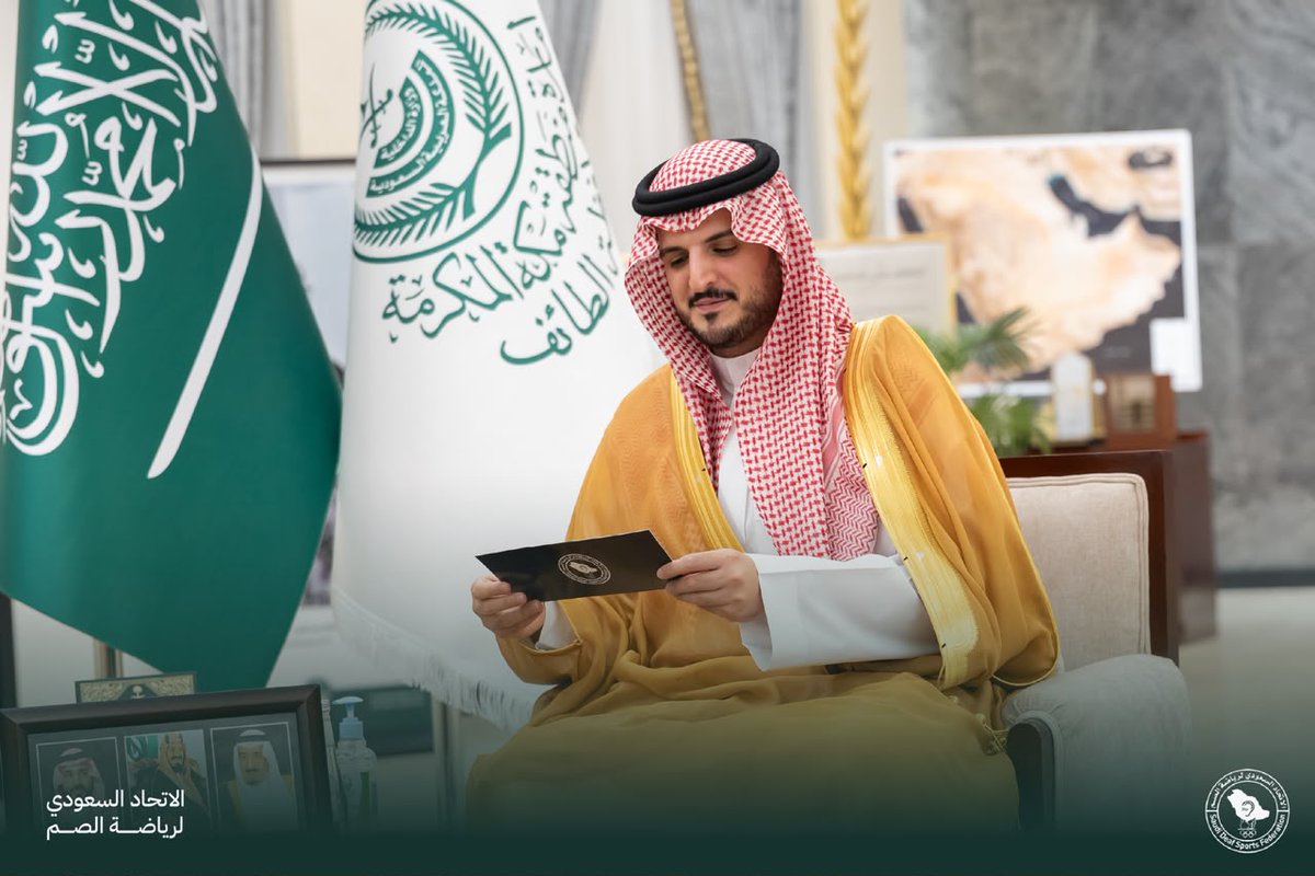 SaudiSDSF's tweet photo. استقبل صاحب السمو الملكي الأمير فواز بن سلطان بن عبدالعزيز آل سعود، محافظ الطائف، رئيس مجلس إدارة الاتحاد السعودي لرياضة الصم الأستاذ خالد عبدالخالق الفارسي، حيث اطّلع سموه على الاستعدادات التنظيمية والفنية للبطولة.

#الاتحاد_السعودي_لرياضة_الصم
#بطولة_المملكة_لألعاب_القوى_للصم https://t.co/DYBazu1Vh2