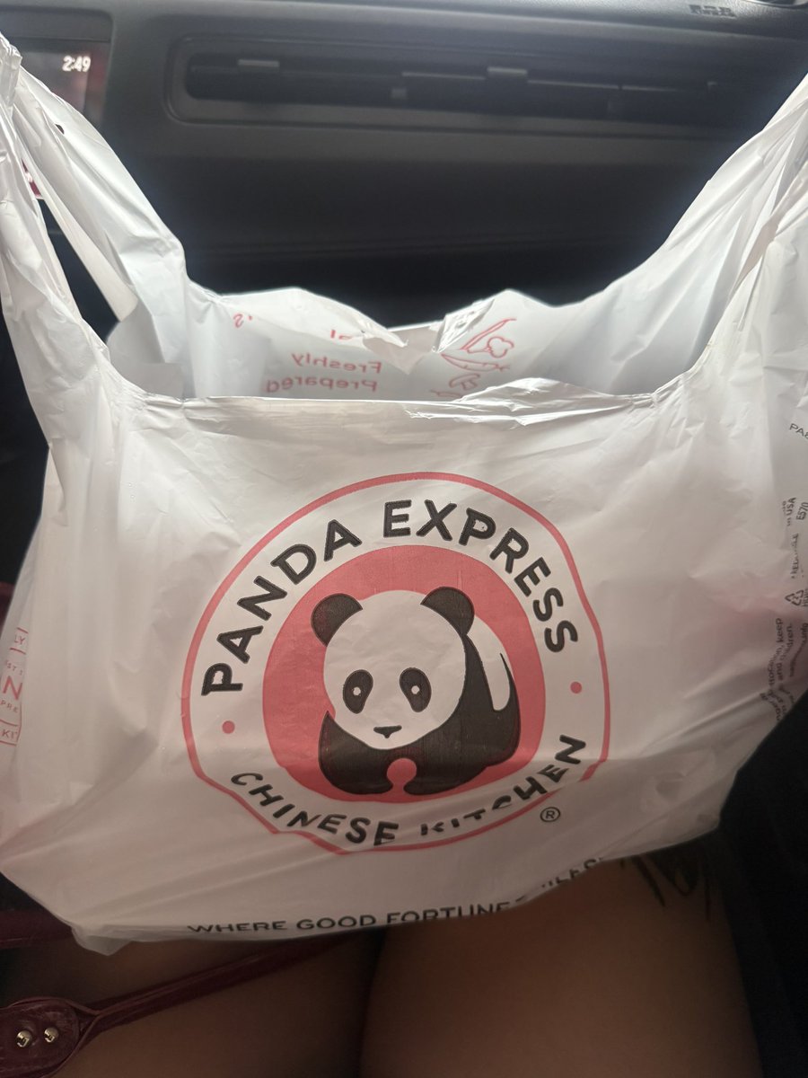 ishootminions's tweet photo. Happy Mexican Independence Day!!! https://t.co/zmARVCiDbr