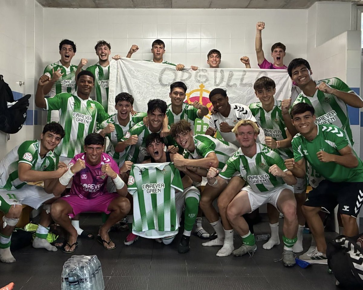 luisperezbej's tweet photo. Gran victoria del #RealBetis y con goleada ante el Granada, actual campeón del Grupo IV de la División de Honor Juvenil.

Un contundente 3-0 para sellar el 9/9 puntos en el arranque liguero y reforzar a un grupo más joven de lo que viene siendo habitual. https://t.co/kdss3DA27y