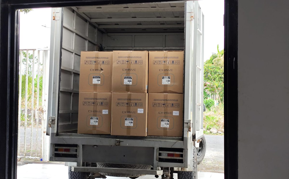 HGeneralMacas's tweet photo. #ExcelentesNoticias | 🏥🩺 El @HGeneralMacas desde la @dpsmorona, para fortalecer la atención y el cuidado de los pacientes.
📦 Llegan paquetes quirúrgicos, guantes estériles, jeringas, nebulizadores y otros recursos indispensables para las labores diarias del personal de salud. https://t.co/DulaZWFqSS