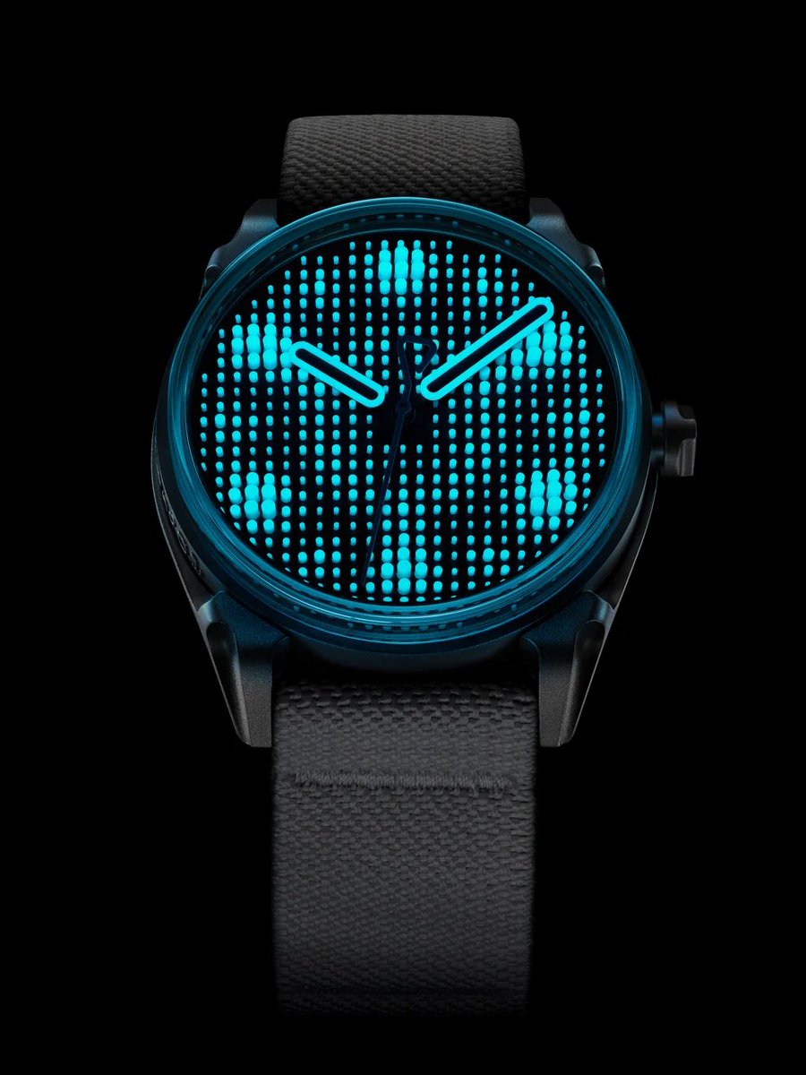 Refzerowatch's tweet photo. Kollokium released the Projekt 01 Variant H today.

Its die-cast steel case surrounds 488 hand-applied Lichtblock markers, packed with around two grams of Super-LumiNova. Inside is the dependable La Joux-Perret G101.

The first drop has already sold out, with the next batch due at the end of September.

It’s also the final iteration of Projekt 01. Three years after launching the brand with it, Kollokium is choosing to move on rather than endlessly iterate a successful design.