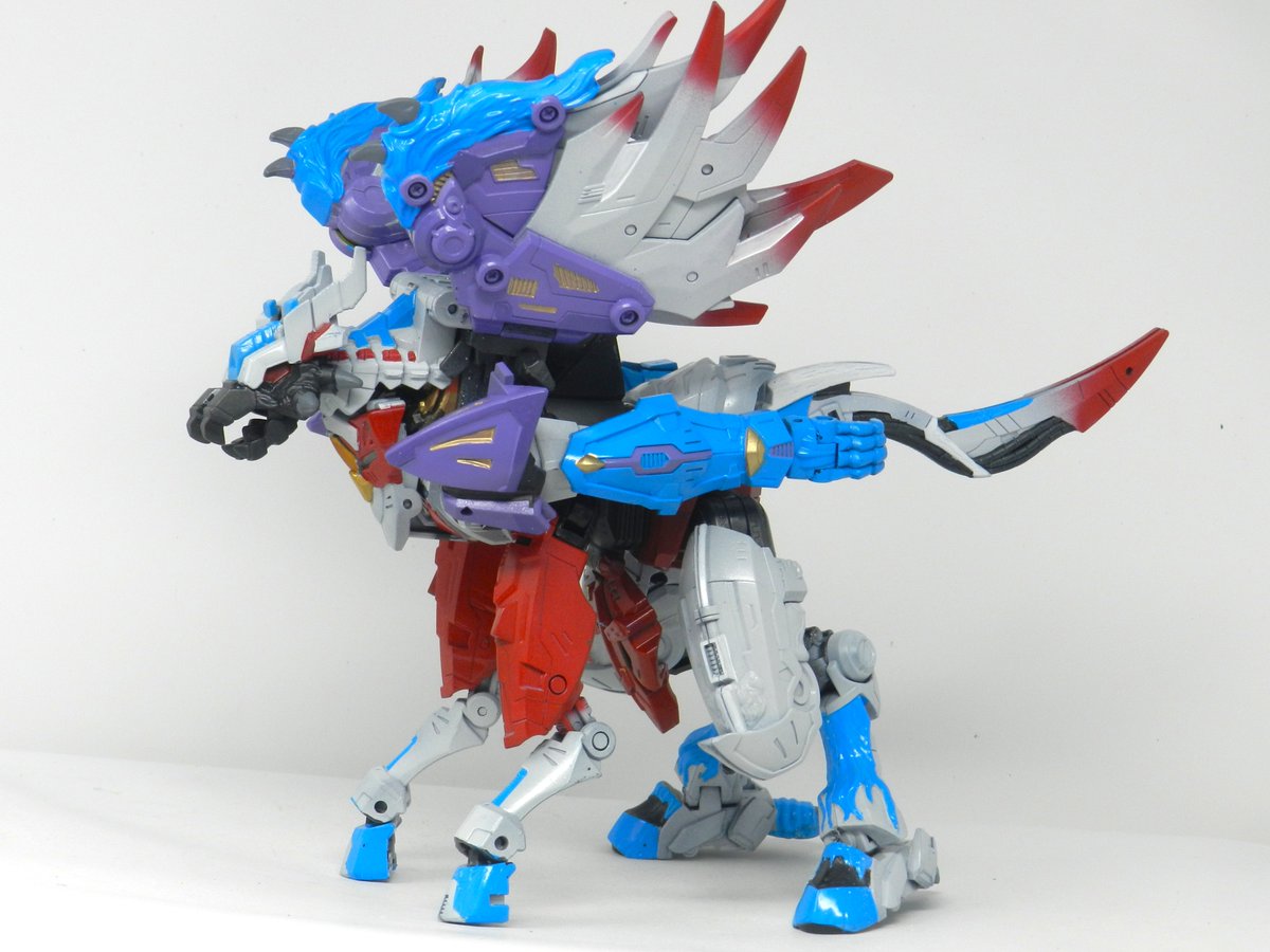 ChromeTyranno's tweet photo. "Transformers AOTP:  Prime Powered Starscream"
Even with a relic of the Primes, and a new form making him the so called "Lord of Beasts", one thing stays the same.  Starscream's bark remains worse than his bite. 
-Shockwave
(Reposts appreciated as always! :D) https://t.co/zWbqXvk25z