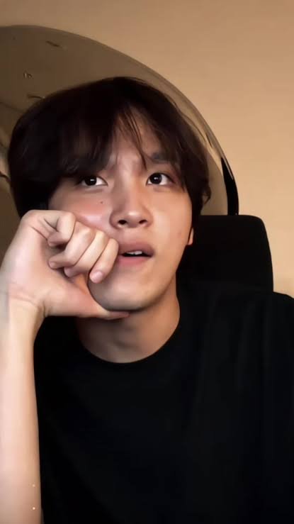 _fortune_me's tweet photo. Hoi Bapak Kos, boleh naksir gak? (4) 

Hyuckren few tweets AU
written by _fortune_me https://t.co/Obfq6ivqDr