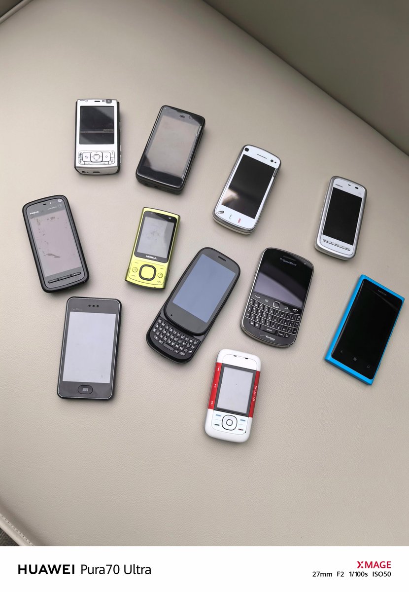 petiz023645's tweet photo. Just upgraded my old flip phone to a smartphone—can’t believe I can check grocery lists, video call my sister, and stream music all in one tiny device. Life’s small wins hit different!， https://t.co/7Gfgk5obci