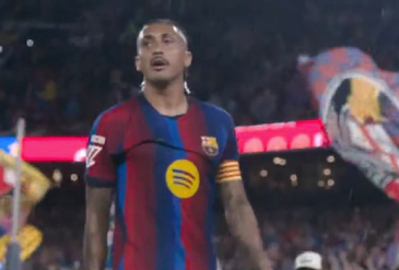 BarcaUniversal's tweet photo. 🚨 Raphinha this season so far:

👤 7 games
🌟 12 G/A
⚽️ 9 goals
🅰️ 3 assists

INSANE! https://t.co/lCQaMI9NM3