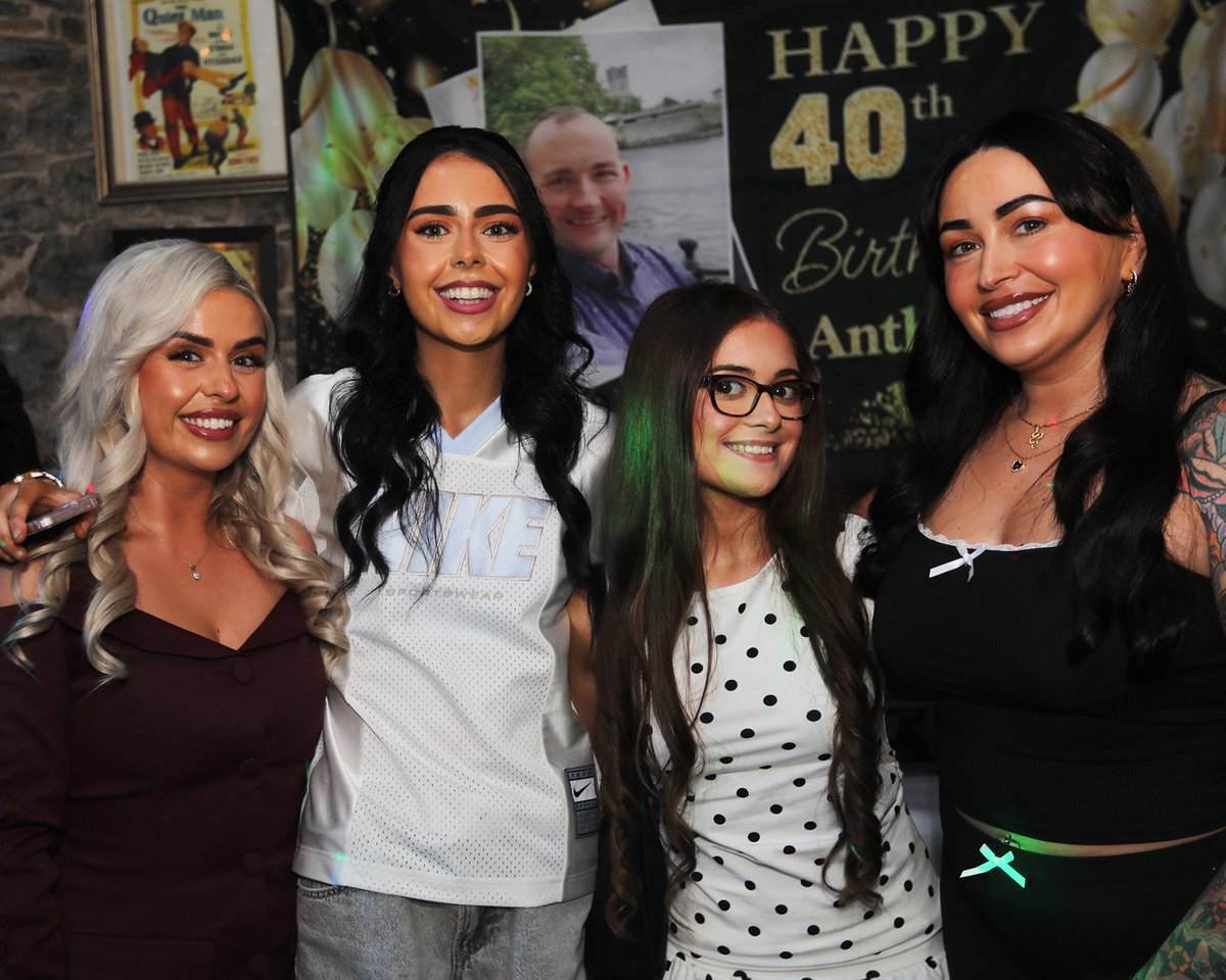 limerickpost's tweet photo. LIMERICK IN PHOTOS: Out and about 

MORE scenes of the craic agus ceol snapped out and about in Limerick City at the weekend.

Do you know someone spotted by the Limerick Post photographer? Share and let them know.

More on the link in our bio.
📷 Brendan Gleeson https://t.co/Yw3KuxMpZB