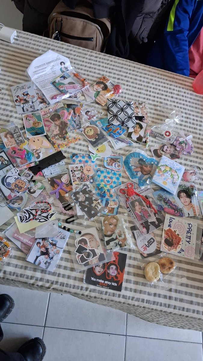 0_po_ly's tweet photo. Gracias por los freebies ♡♡
14/09
#StraycityArg https://t.co/LDVTM9qVuS