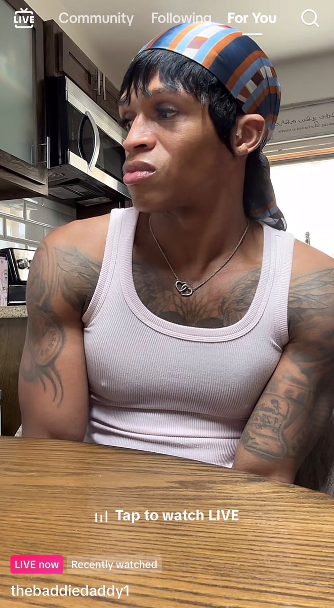 japcartier's tweet photo. HE LOOKS A MESS IM SORRY https://t.co/EFRVL8XTEX