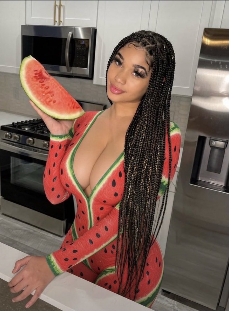 TomCruise426873's tweet photo. Watermelon and my pussy which one tastes better https://t.co/1AUwGc4JhZ