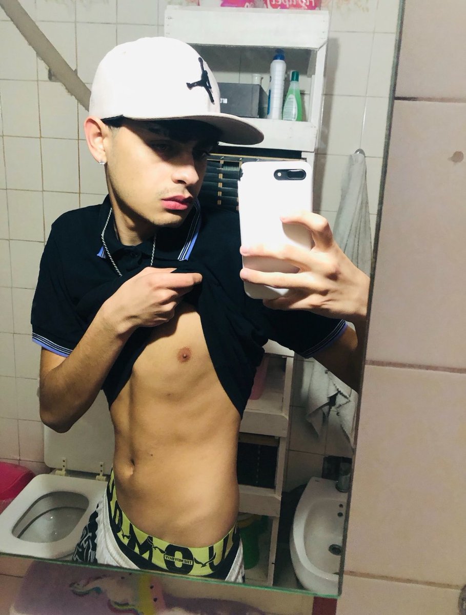 GiovaniAlavarez's tweet photo. #HeteroEngañado #heteros #heterovergón #gay #chudai #heterovergón #argentina https://t.co/0UB7p3KCFa