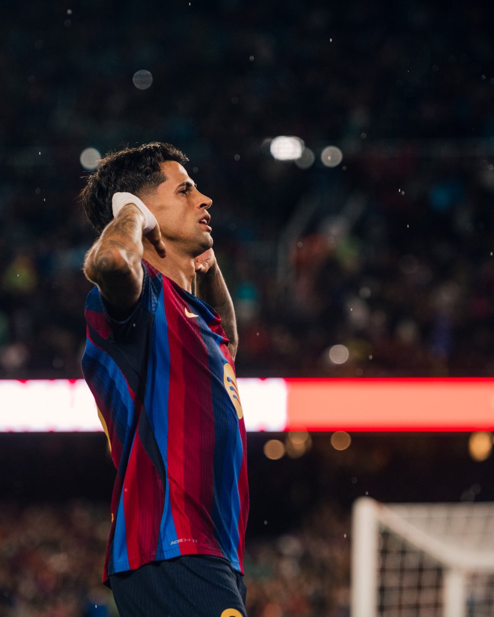nadjib__fcb's tweet photo. هؤلاء يلعبون الى جانب كريستيانو بعدها يقولك البرتغال ضعيف !!!! كريستيانو هو من جعل البرتغال ضعيف https://t.co/n3sUDRFjK1