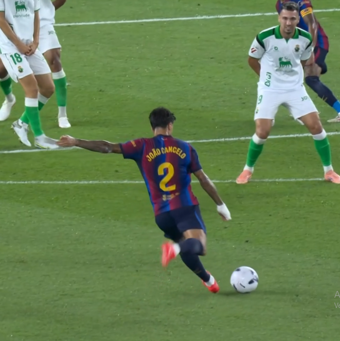 JotzarT's tweet photo. DOBLETE DE CANCELO CON OTRO GOLAZO Increibleee!! para poner el 3-1 a favor. Barcelona 3-1 Racing #Laliga #barcelona #fcbarcelona https://t.co/19pnkeiGJL
