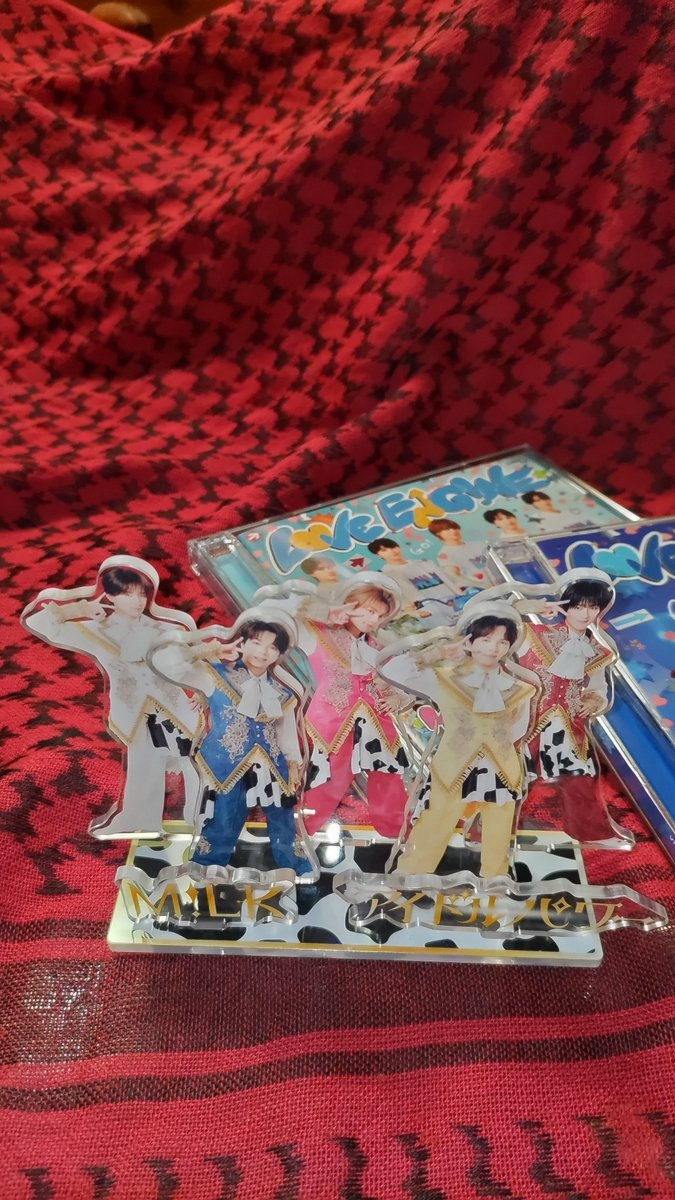 aki_suke89's tweet photo. 初動で今年のアルバム売上首位、ときユニ2日間でMV再生1000万回以上、夜勤続きな上に気圧のせいか体調絶不調だけど、エンジン全開にしていかないと。

#MILK 
#みるきーず https://t.co/Zvrn67bt4T