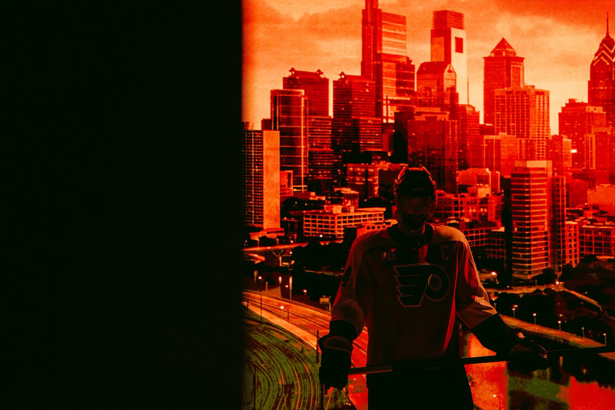 NHLFlyers's tweet photo. All the glamour shots. ✨ https://t.co/YelBjWEZIJ