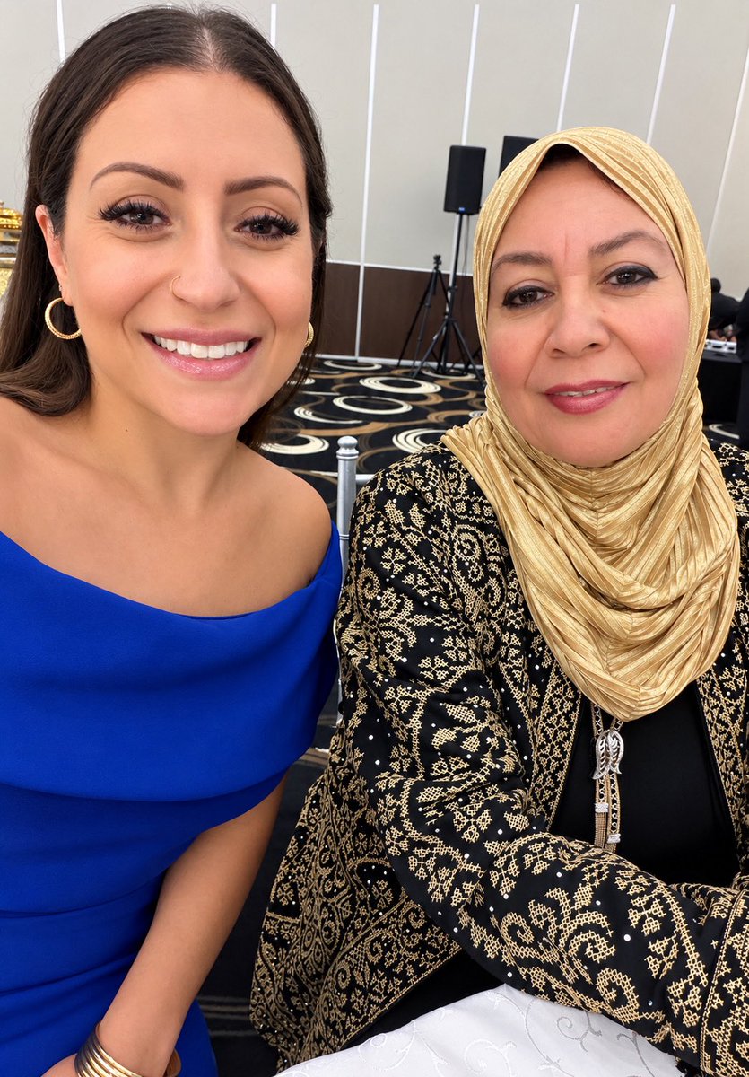 LindaFiola's tweet photo. Stepped out in a blue dress for a beautiful family wedding 💙✨ #momlife #familycelebration https://t.co/ZsQh4P2b3y
