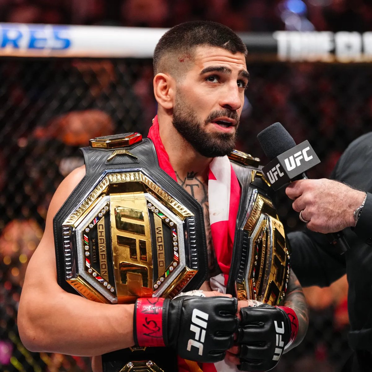ChampRDS's tweet photo. 🚨 Ilia Topuria just got his final medical tests done and says he's back 👀

He also says he'll make sure to check Justin Gaethje's gloves to make sure they aren't loaded with anything "weird" 😬

"To all the clowns who’ve been talking sh*t and counting me out this whole time, here I am. Now let’s see who’s got the balls."