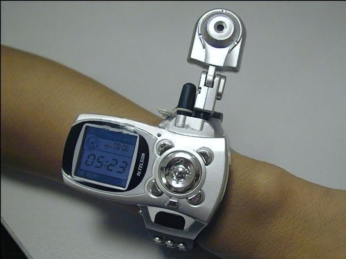ComputerLove_'s tweet photo. gsm f88 phone watch (2008) https://t.co/ZQuVzzpsry