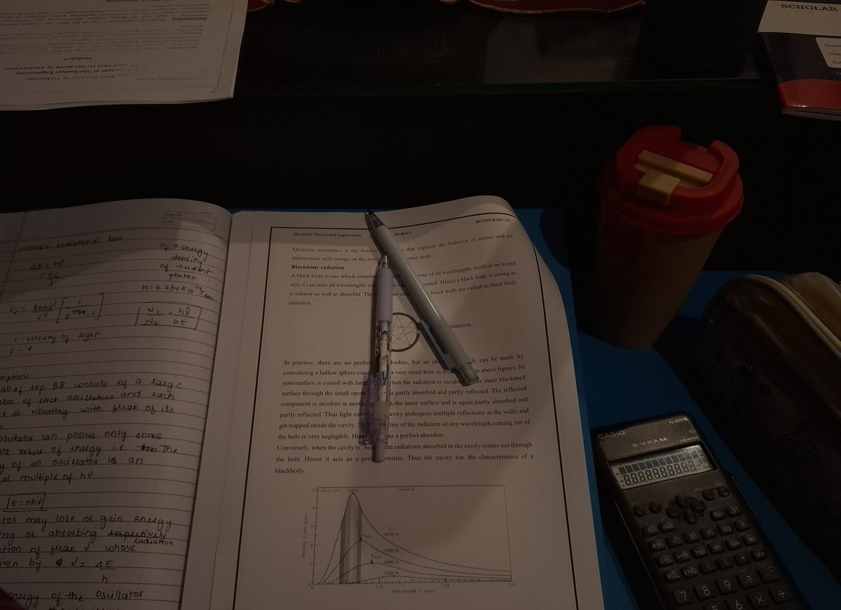 hanamints's tweet photo. — hana's study log d-1 📓

midnight study session ⭐️

ʚɞ quantum physics revision 
ʚɞ sustainable development review 

very mini study ses, they're only going to get longer as the semester progresses ☆ https://t.co/5a0NQnxqPc