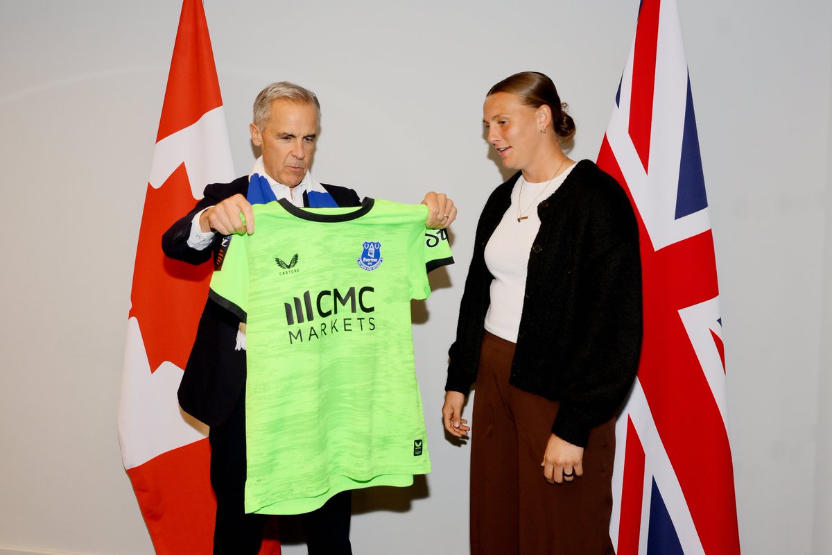 EvertonWomen's tweet photo. Mark Carney 🤝 Rylee Foster-Inman.

Our Canadian shot-stopper met her nation's Prime Minister during Everton's clash with Wolverhampton Wanderers at Hill Dickinson Stadium. https://t.co/ArZ88YxIrx