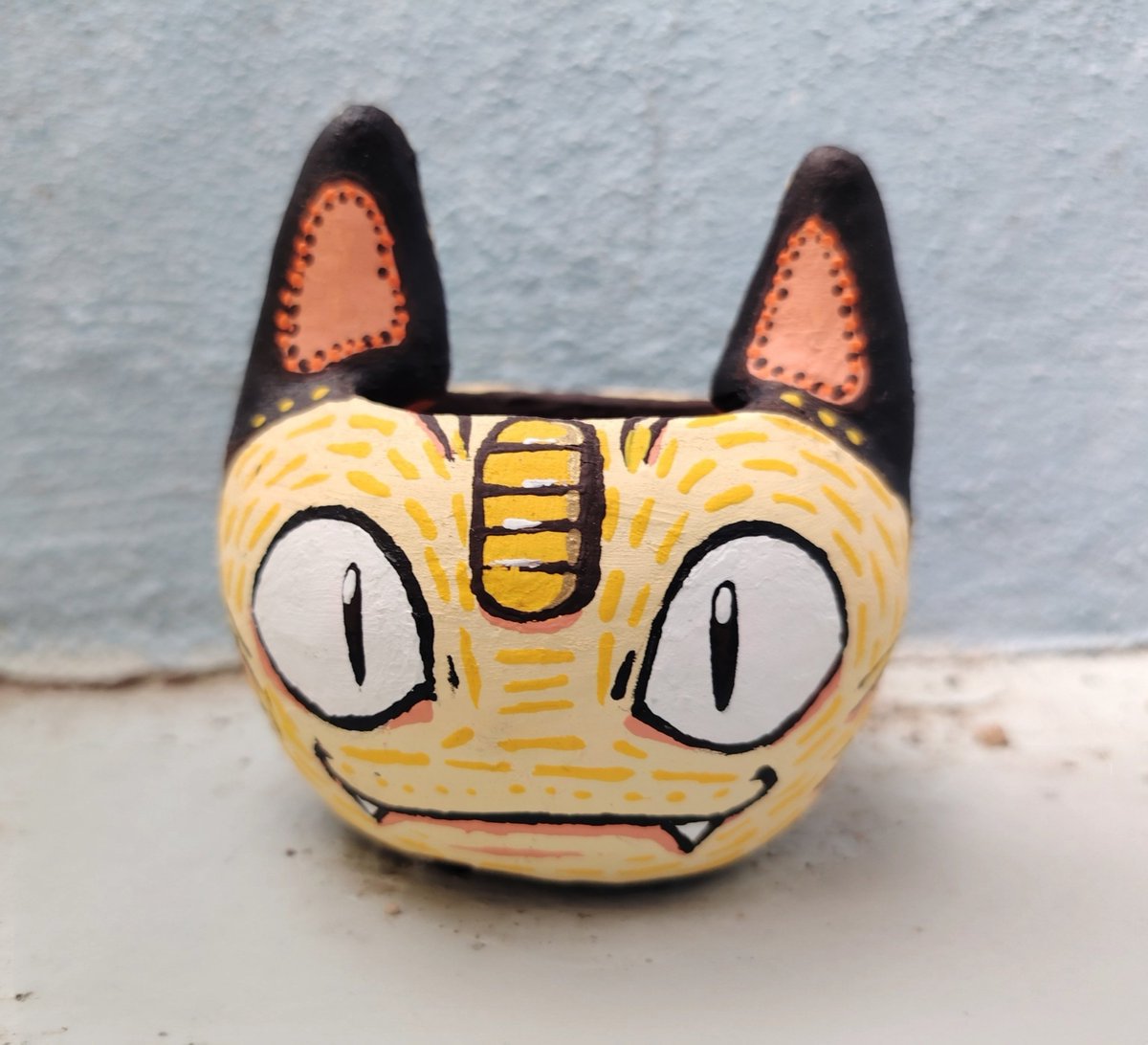 JessyDS17's tweet photo. Ah si, mientras estaba desaparecida también hice estas figuritas y maceta de barro ya que actualmente me gusta bastante pokemon! ^^

===
#Pokemon #PokemonArt #Lucario #Meowth #JessyDS17 #Barro #PokemonShiny #PokemonGo https://t.co/qndHJIMeut