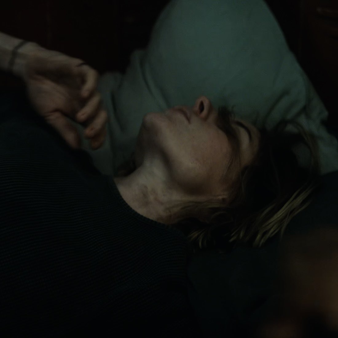 dniclayton's tweet photo. ofc i only watch silo for the plot https://t.co/pMss6eh1pl