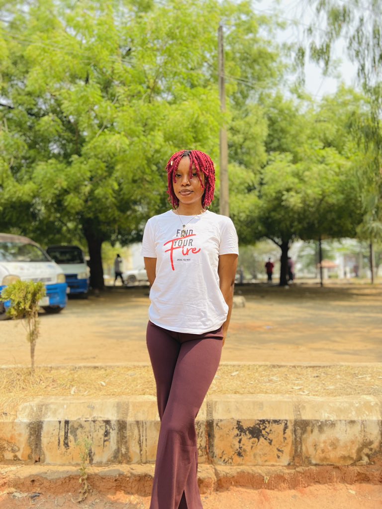 Beatric337's tweet photo. Day 30/30

I’ve finally completed my 30day challenge of showing up consistently on X and posting every day.

It did a lot for my page, I grew from 29 followers to 1K! 🥹

Now, let me go and rest. X is not for me, I’m really not a social media person

Imagine waking up every day and trying to crack your head for content to post😭😂

Let me go and focus on writing my IT technical report.