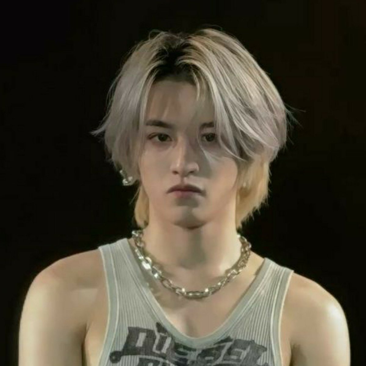 ariyrin26's tweet photo. i adore when he https://t.co/Gf0x9vC9qT