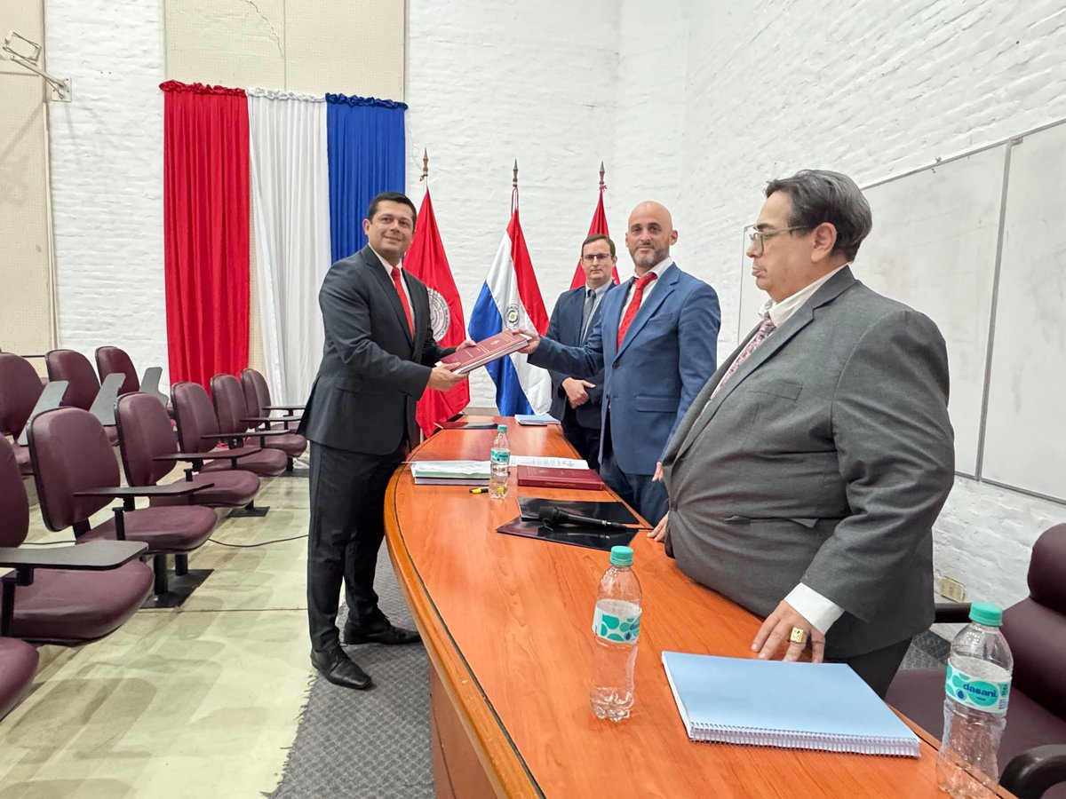Aaron_una's tweet photo. Ayer tuve la satisfacción de defender mi tesis titulada “La Implementación de la Inteligencia Artificial Generativa en el Marco del Proceso Penal en Paraguay”, alcanzando así el título de Magíster en Ciencias Penales de la Facultad de Derecho y Ciencias Sociales UNA.🎓⚖️ https://t.co/eaKggtg2MW