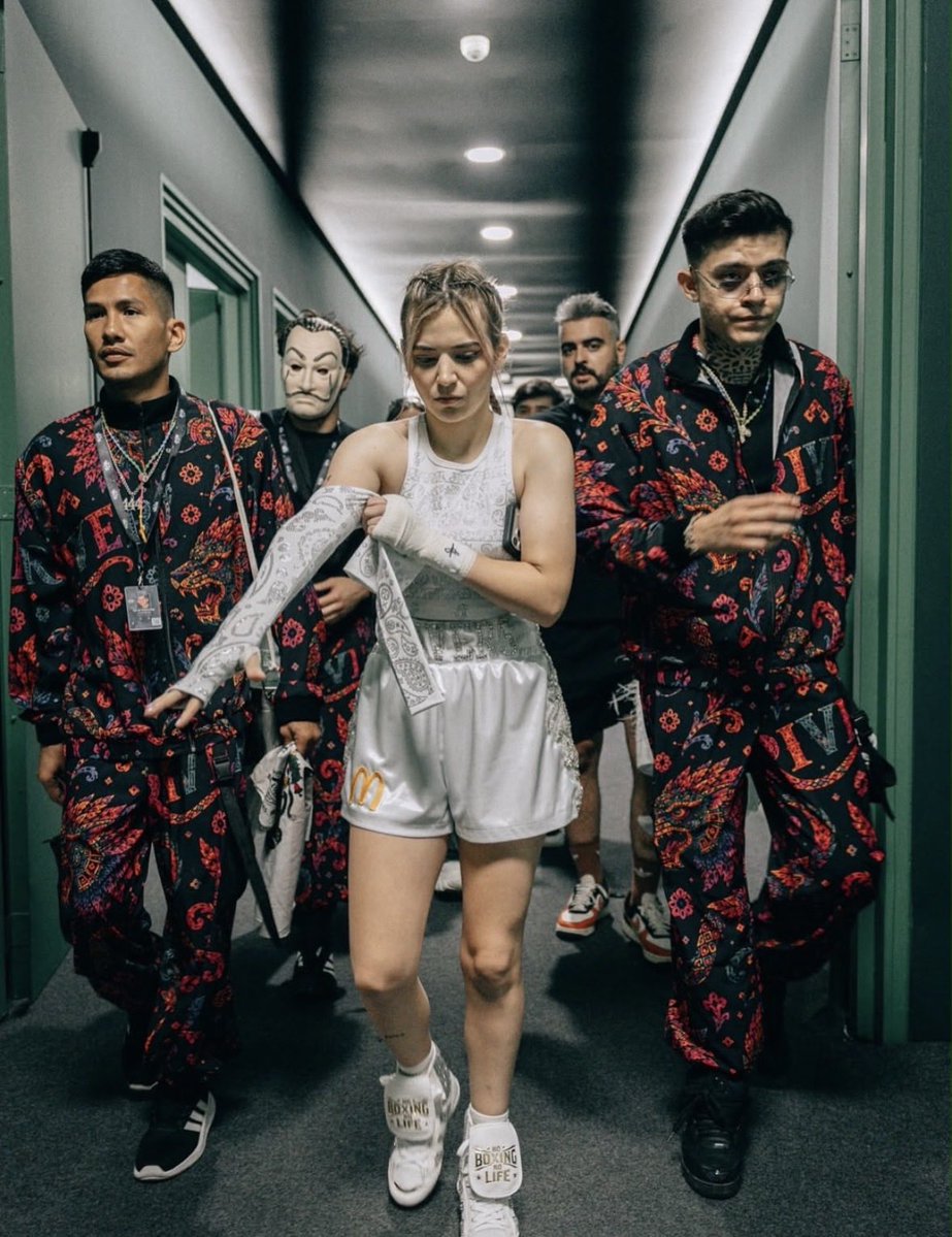 aleiyt_11's tweet photo. -3 días para el estreno del documental!!🥊⌛️ https://t.co/ML3iLXsb4O