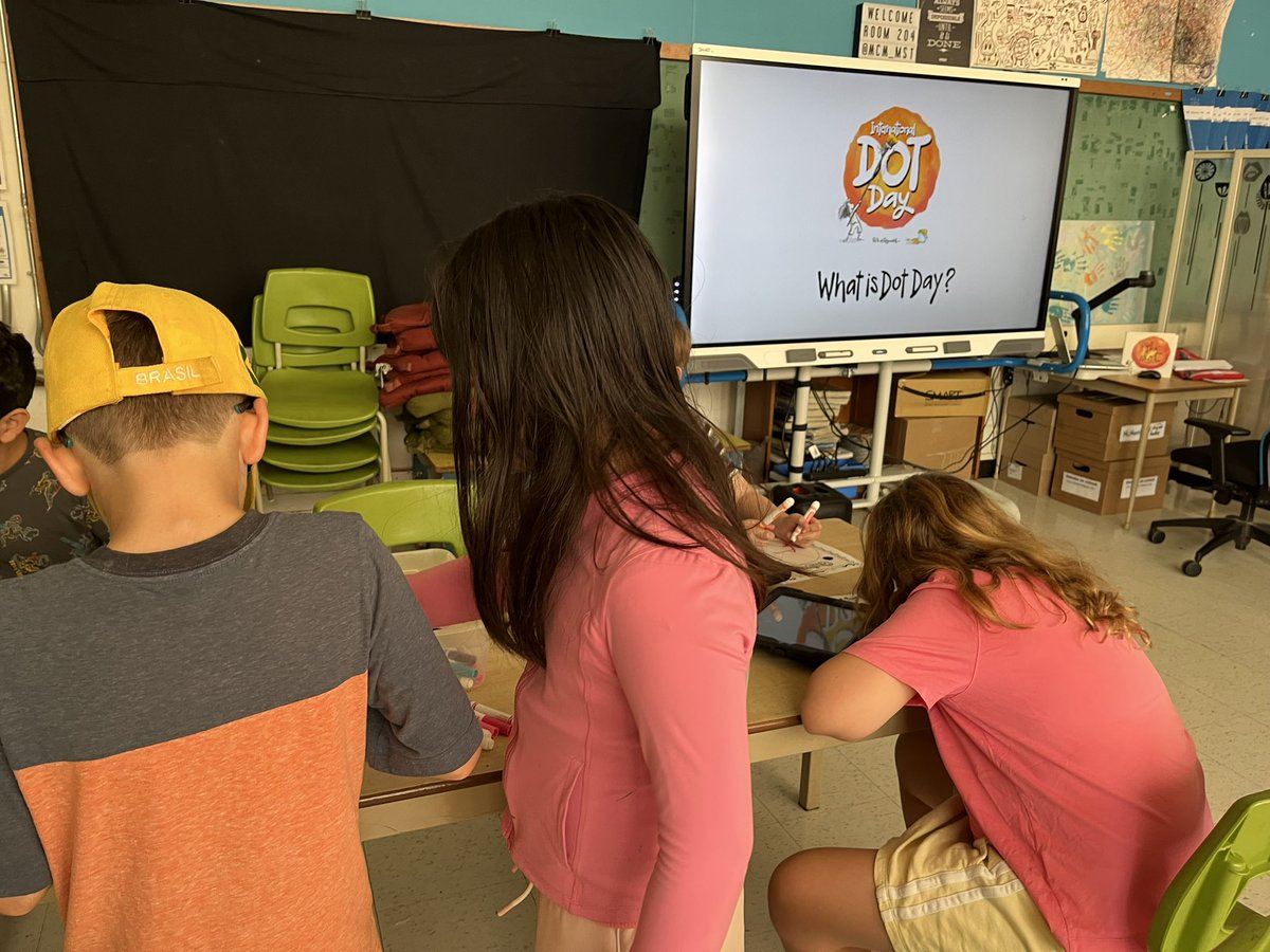 McM_MsT's tweet photo. #MakeYourMark🖍#DotDay
👉It all started with a read aloud 📚 &amp; moving into our centres:
🟠#BreakoutEDU @breakoutEDU
🔴 button making
🔵 Augment your drawings @quivervision 
🟢 Doodle Bots in action, battling for space to make a mark! @DotClubConnect 🤩 https://t.co/wZWNSxvMEJ
