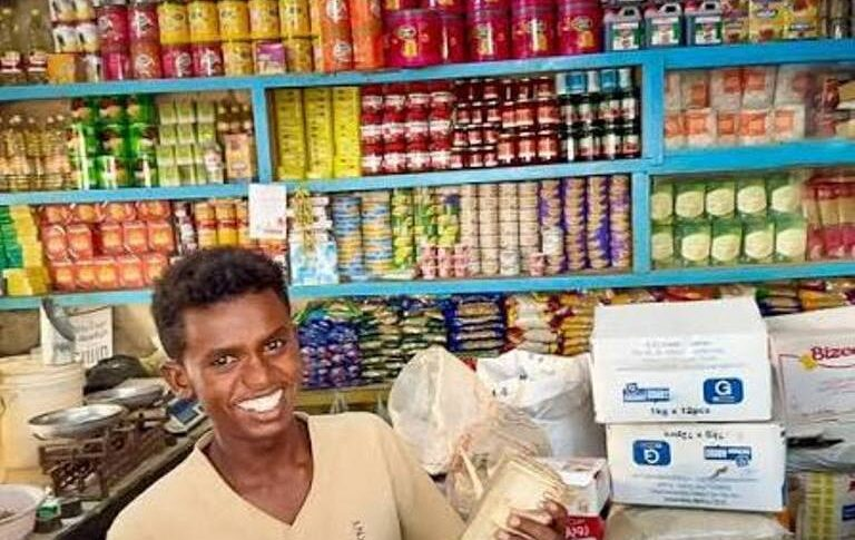 Sudan currency collapse: pound plummets to 8,800/dollar, Khartoum shops closing