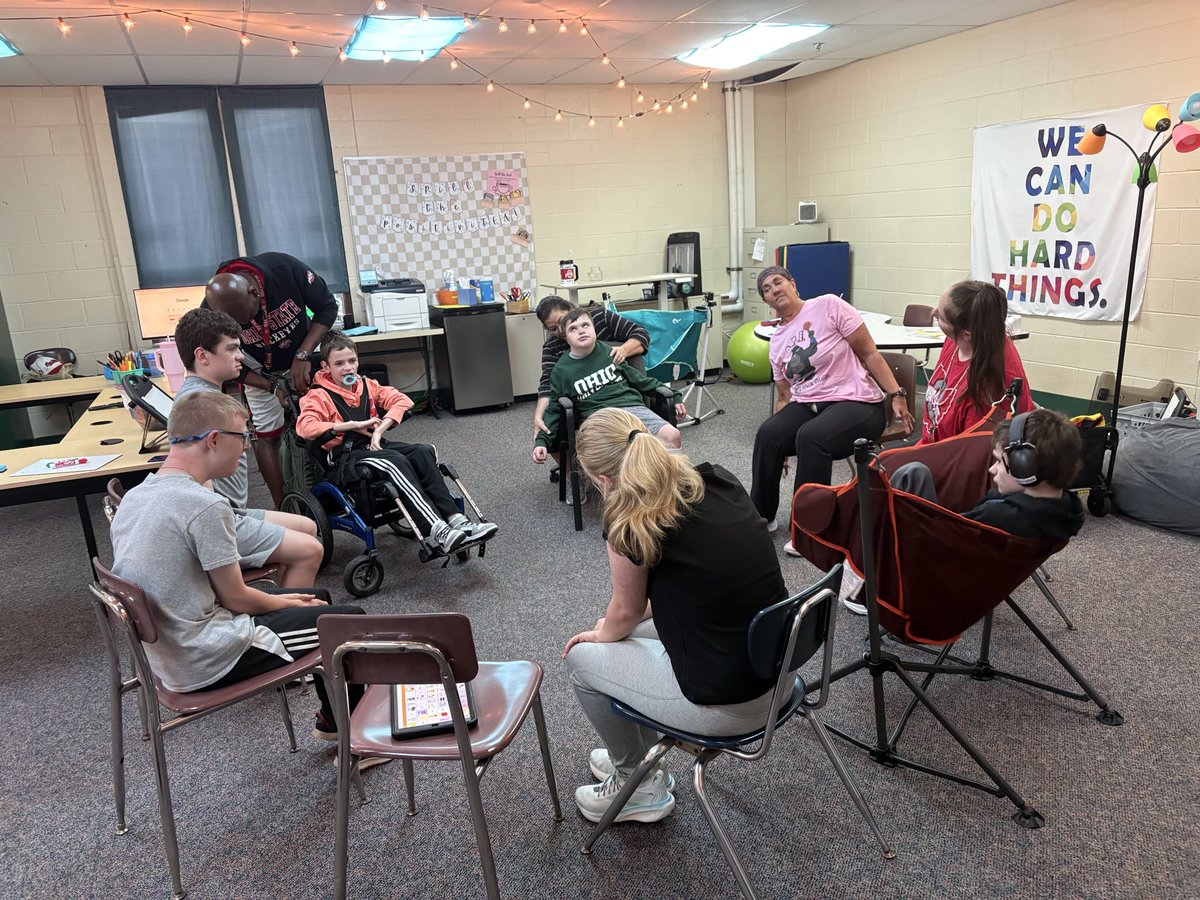 caityruss's tweet photo. Workout Wednesday with the adapted PE queen herself, Ms. Jessell! 💪
@AHS_DrPach @DrPMilcetich @mmaglionico @torresv4msu @ACSD_MH @AHS_SeanBaker @h_hanniie_ https://t.co/HMXtGAhRmK