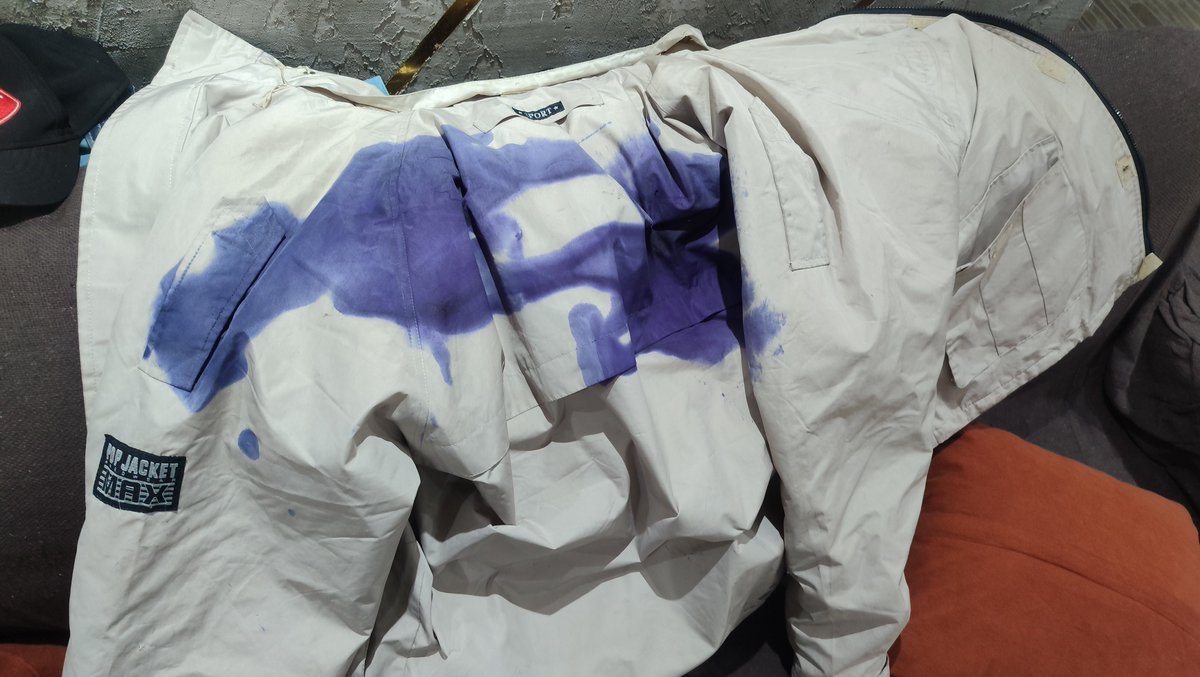 OsmaDafunilaria's tweet photo. Se eu compro um circo os anão cresce e me estupra viado tinta de traçagem vaza LOGO NA MINHA JAQUETA VAI SE FODER https://t.co/dRjYLhFwfu