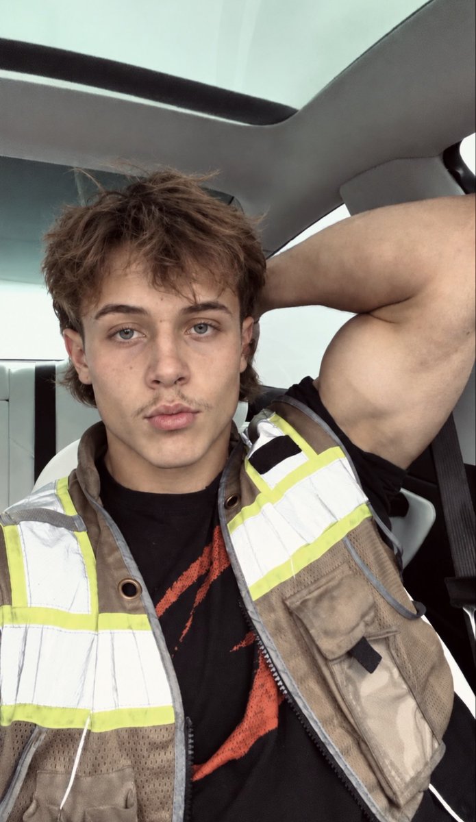 alphapatlifts's tweet photo. Are you really going to let a young teen alpha work a labor job ;( come workship me 😈#paypiggies #cash #bully #dm #cashfag #findomdrain https://t.co/XC9QyrXTWh