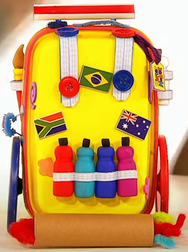 caiden_a41333's tweet photo. Do you remember the maker studio, the makermobile, the maker case and the party pad #mistermaker https://t.co/QA65Z3JWGQ