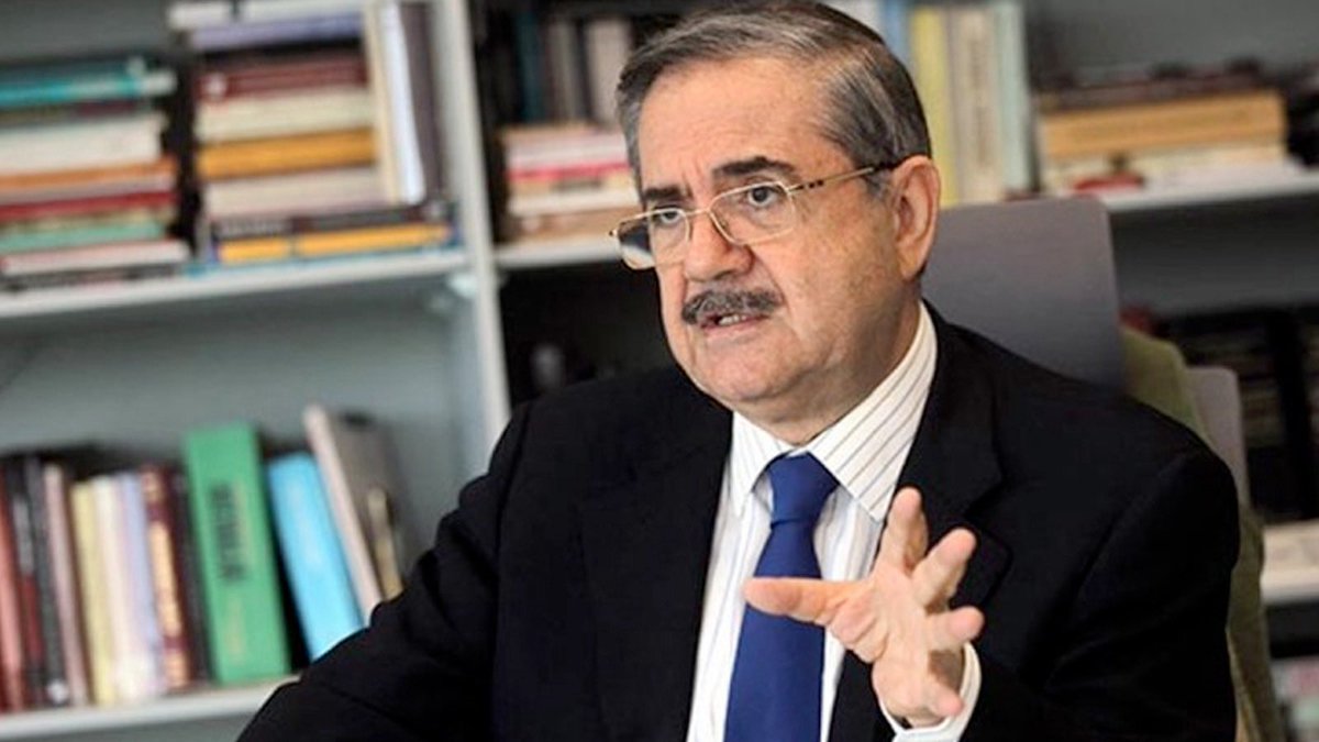 frekanstr_'s tweet photo. Taha Akyol:

Davutoğlu’nun oğlunun düğüne katılan liderler arasında en çok alkışı Özgür Özel aldı. 

Başörtülü kadınlar, genç kızlar dahil çok sayıda insan Özel’le selfi yaptı.

Muhalif muhafazakarlarda Özel’e sempati var.  

RTE hala türban yasağını, Tek Parti yasaklarını hatırlatarak tabanını tutmak istiyor.

İnsanlarla sıcak ilişkiler kuran, muhalif muhafazakarlara seslenen Özgür Özel, bu açılımını geliştirmeli.