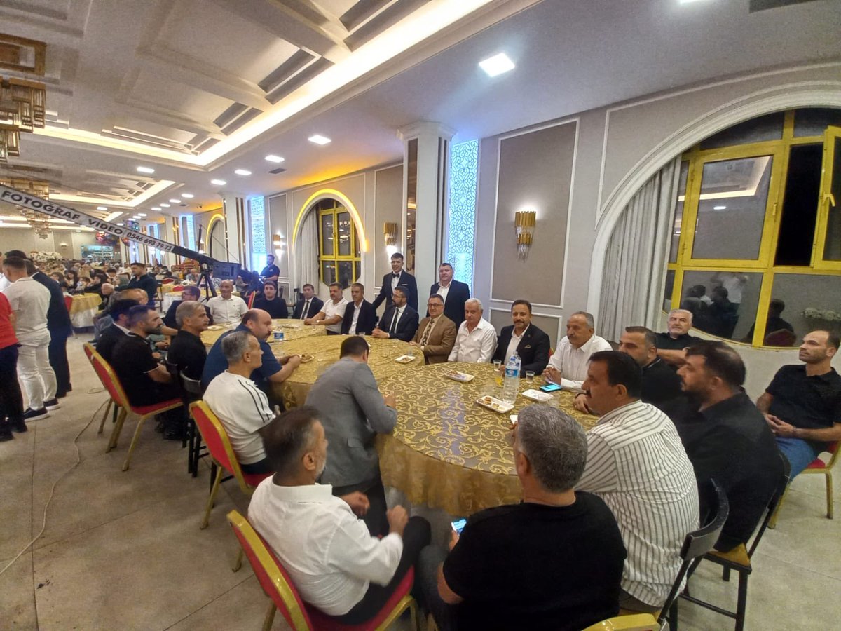 mehmetyilmazmy_'s tweet photo. AK PARTİ Şahinbey İlçe Yönetim Kurulu Üyesi Sn.Mehmet Çetin’in Düğün Merasimine Katılım Sağladık.

Deveci ve Dana Ailelerinin Evlatları Sena ve Muhammet Çiftine Bir Ömür Boyu Huzur ve İki Cihan Saadeti Diliyorum.

Rabbim Kurdukları Bu Güzel Yuvayı Hayırlı, Bereketli ve Daim Eylesin.

@RTErdogan
@abuyukgumus
@abdulhamitgul
@fmfedaioglu
@FatmaSahin
@Mehmetcetin_27