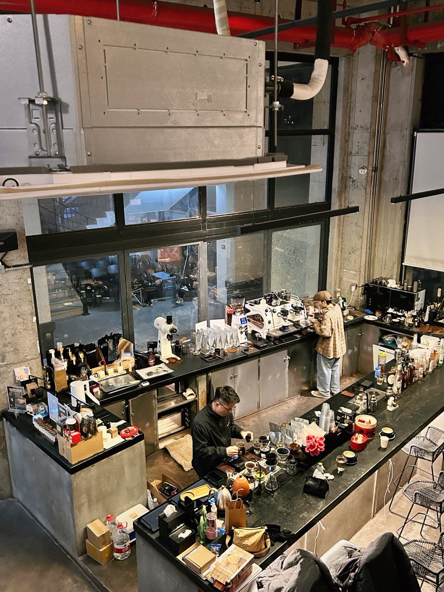 AdahOrganiaw5's tweet photo. Just unlocked a totally new coffee experience! Creamy oat milk + a hint of honey u0026 sea salt = my morning game changer. Grateful for small, delicious surprises that make ordinary days brighter https://t.co/1S7x08AVe5