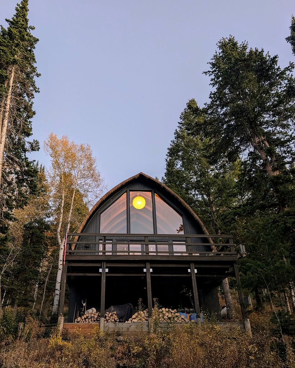 sosa_mi's tweet photo. Melissa and Adam wrote to us from Weber Canyon, Utah:

“We’d love to share our cabin, @, which was built in 1978 by a man named Bob Rudy. He constructed it from a kit over the course of several years with help from friends and family. We met him by c... https://t.co/IhCZ0msJQE