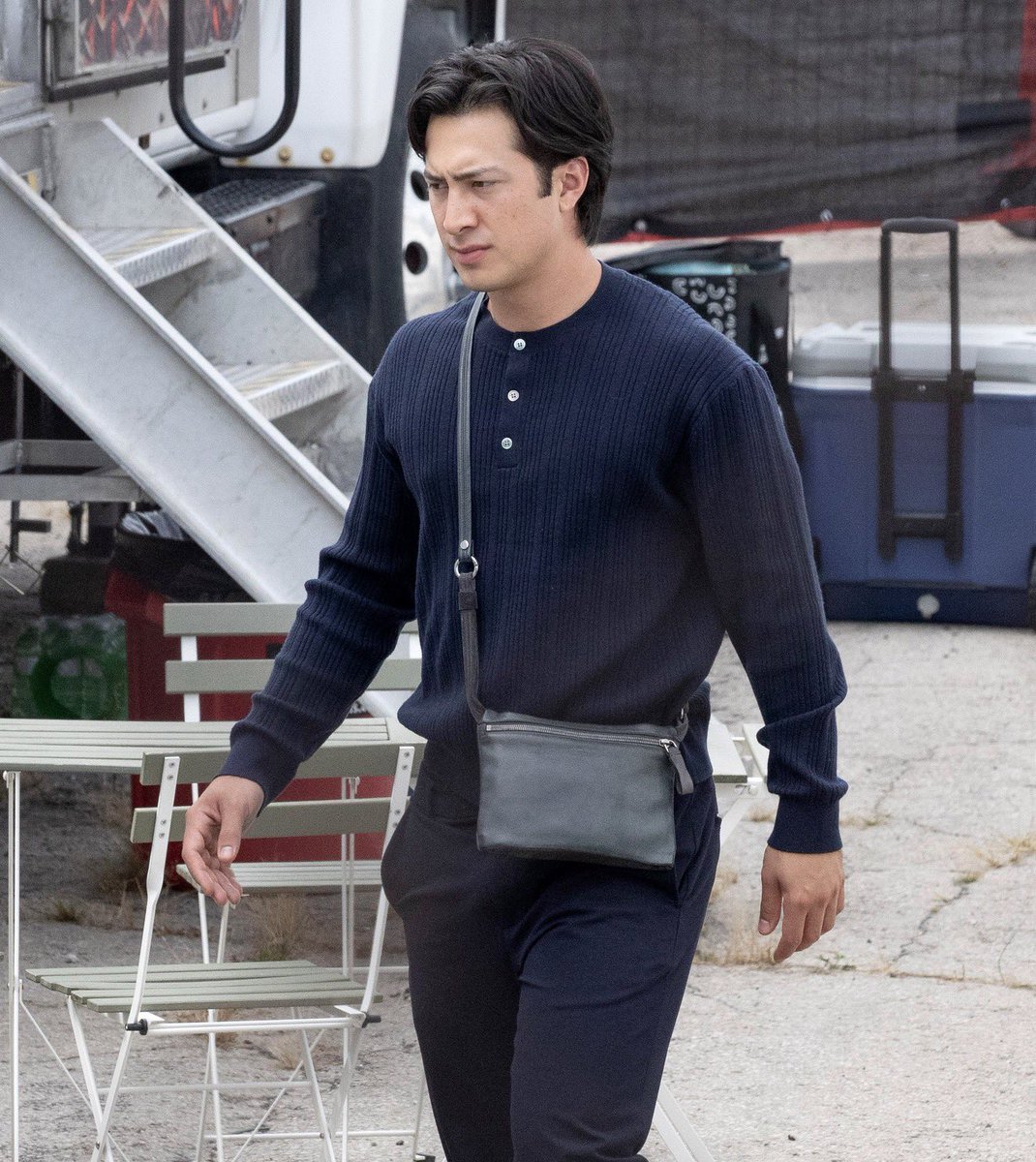 hollanqv's tweet photo. shane hollander navy blue is your color https://t.co/M16JeqnpQA