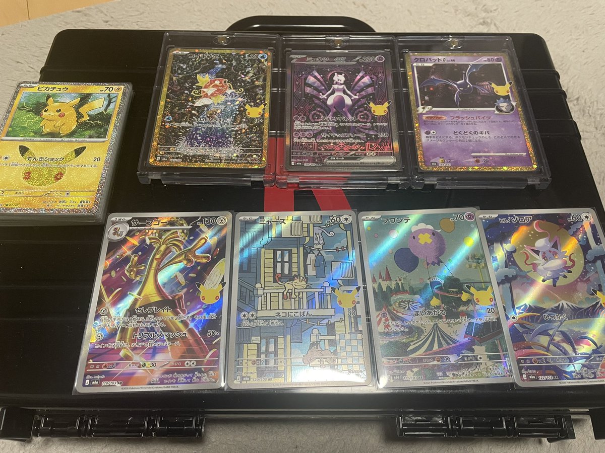nu1113's tweet photo. 唯一買えたポケカ30周年1BOXの開封結果です。
ミュウツーのSAR嬉しいのと、欲しかったイラストのコイキングARの30th版で更に嬉しくて、カッコいいクロバットの復刻も良い感じ。
ピカチュウは3.5.7.10〜16.18.22.25番が出なかった。
現場からは以上です。 https://t.co/8BH29uINDW