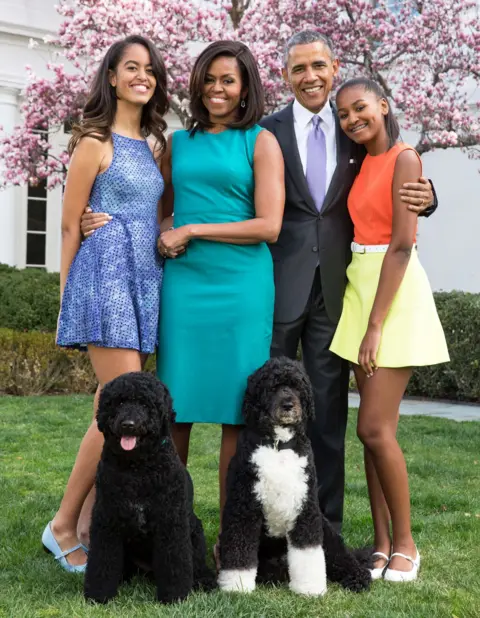 PopBase's tweet photo. The Obama family's dog Sunny has passed away at 13. https://t.co/puNVECGK3n