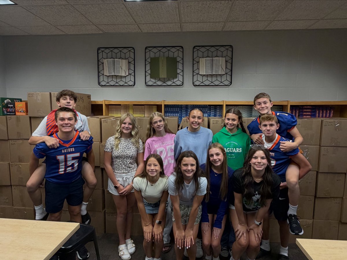 BSSDnews's tweet photo. Take a look at some photos around BSSD of our students and staff participating in Community Unity Week!

A huge thanks again to our BSSD community for donating 39,054 items to the Blue Springs Community Services League.

#WeAreBSSD https://t.co/3nIpNvOfsW