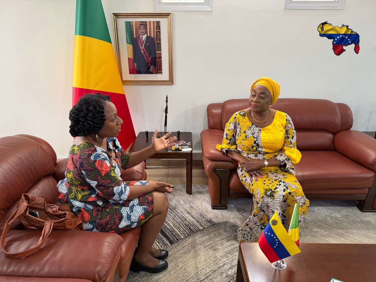 EmbCongo_ve's tweet photo. Emb.Laura Suárez se reunió con la ministra d Asuntos Sociales y Acción Humanitaria del Congo, Lydie Pongault, abordando el trabajo humanitario y d solidaridad realizado x la Embajada en orfelinatos d Brazzaville.
@plasenciafelixr
#BringThemBack
#FreeThemNow
#FreeMaduro
#FreeCilia https://t.co/T5fVeNt7tg