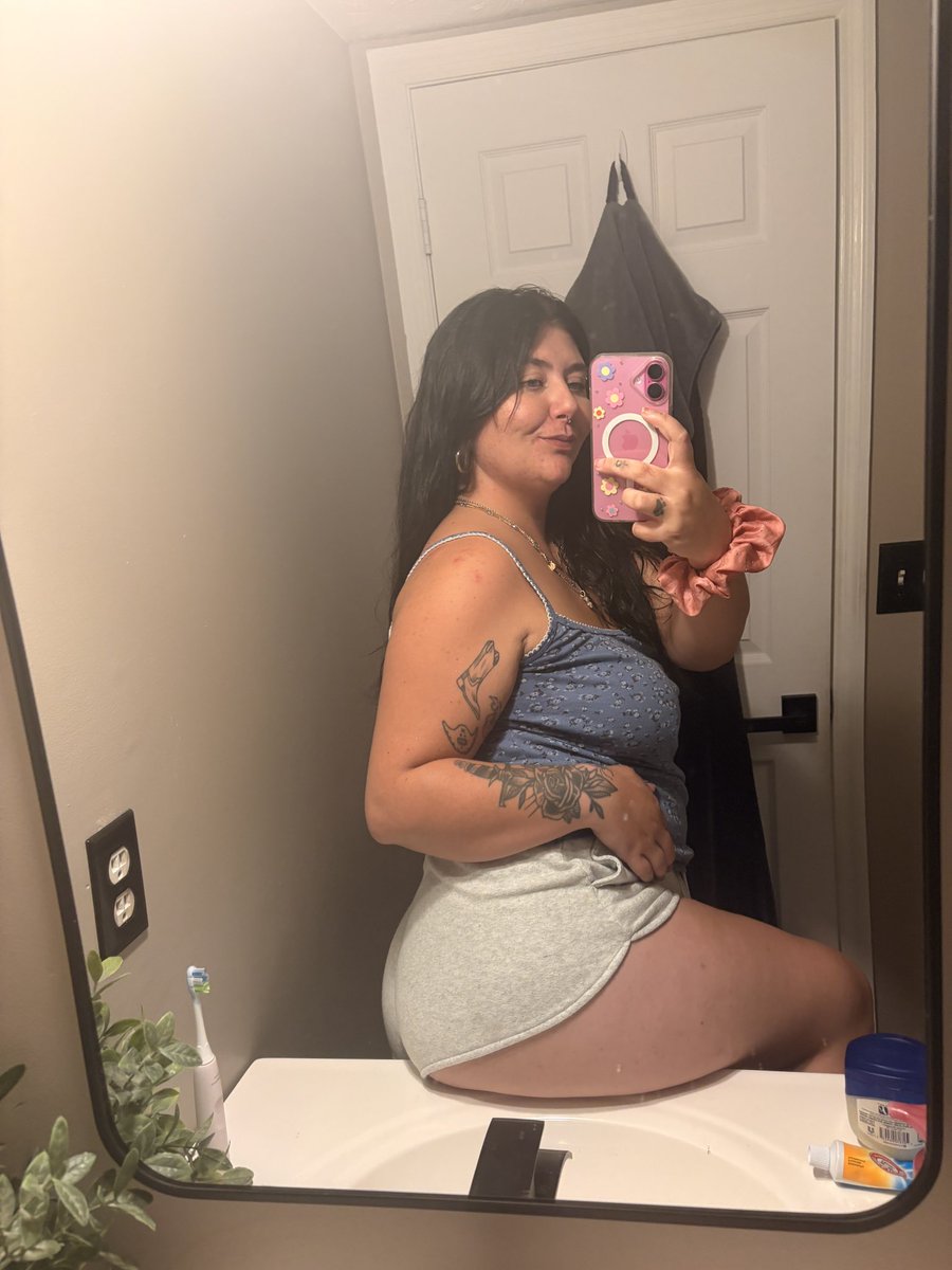toriburnzzz's tweet photo. @jeremypays Me babe 
$123tburns https://t.co/uQrJEWXoFl