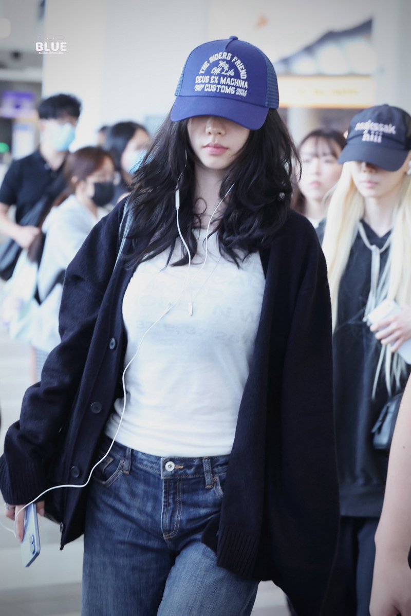 blue_karina_'s tweet photo. 260916 LGA

#카리나 #Karina
#에스파 #aespa https://t.co/QHnz1Yhopg
